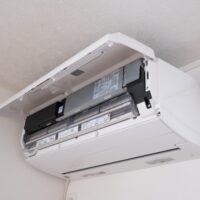 29127826_s お掃除機能付きエアコン